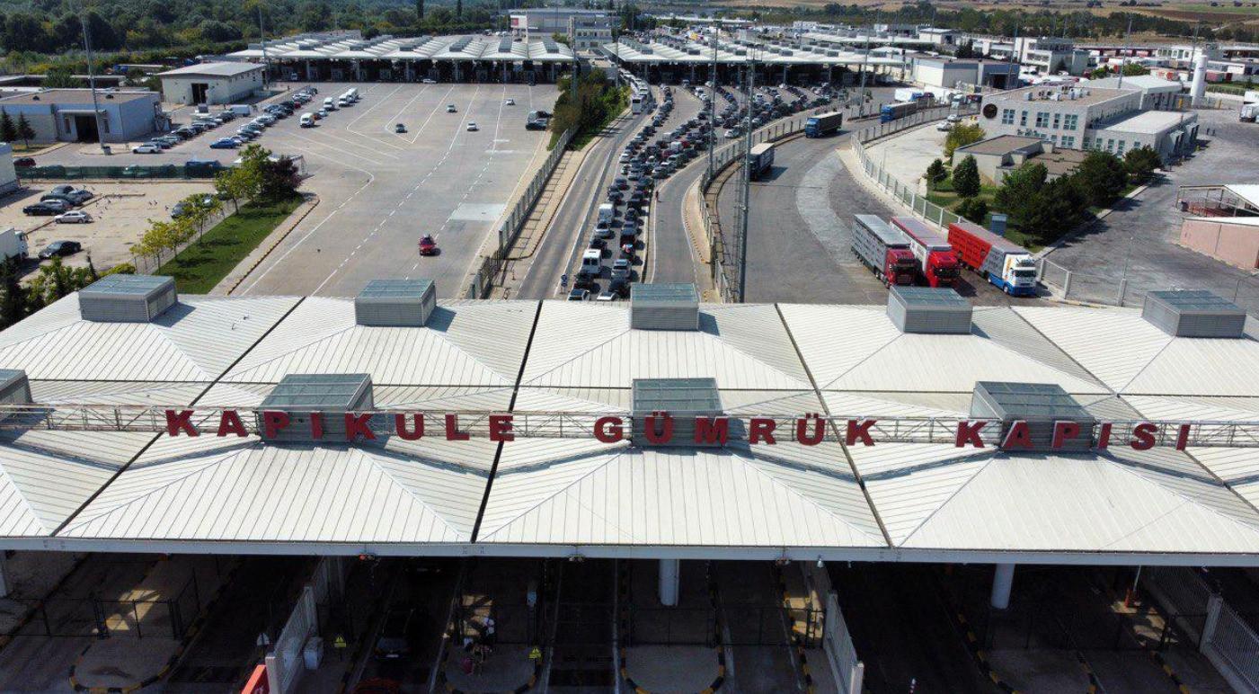 2.2 million expats leave country through border gates