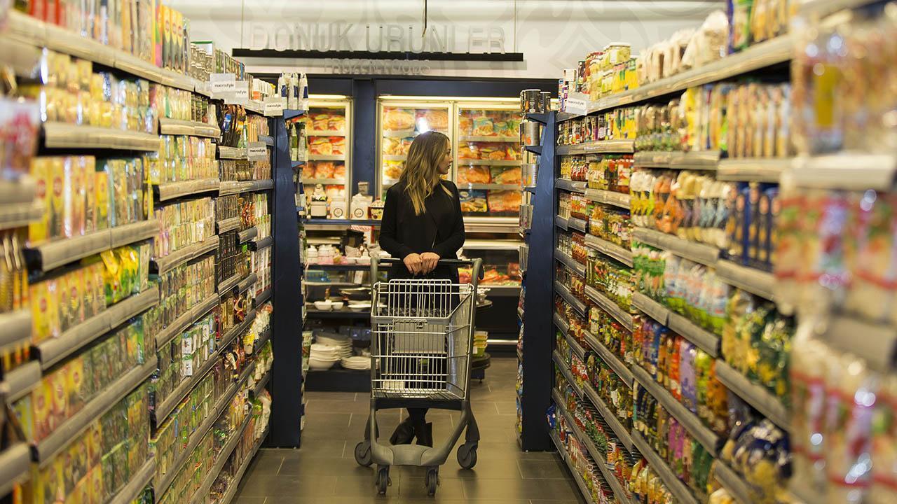 Confidence in economy plunges in August