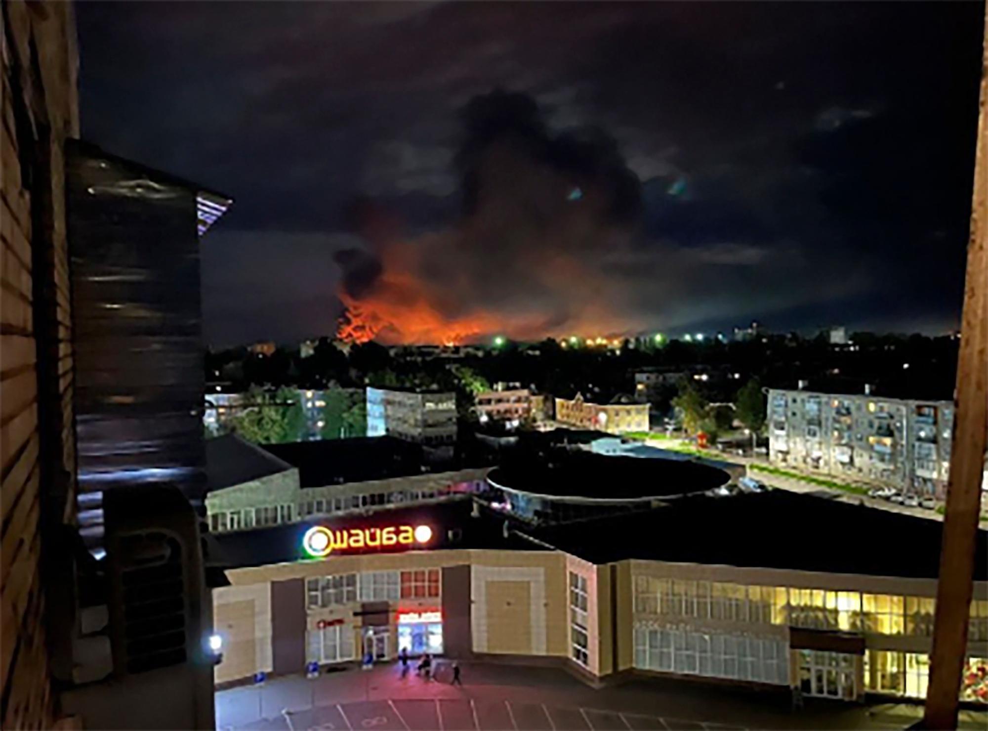 2 killed in Kiev as Russia accuses Ukraine of biggest drone attack on its soil