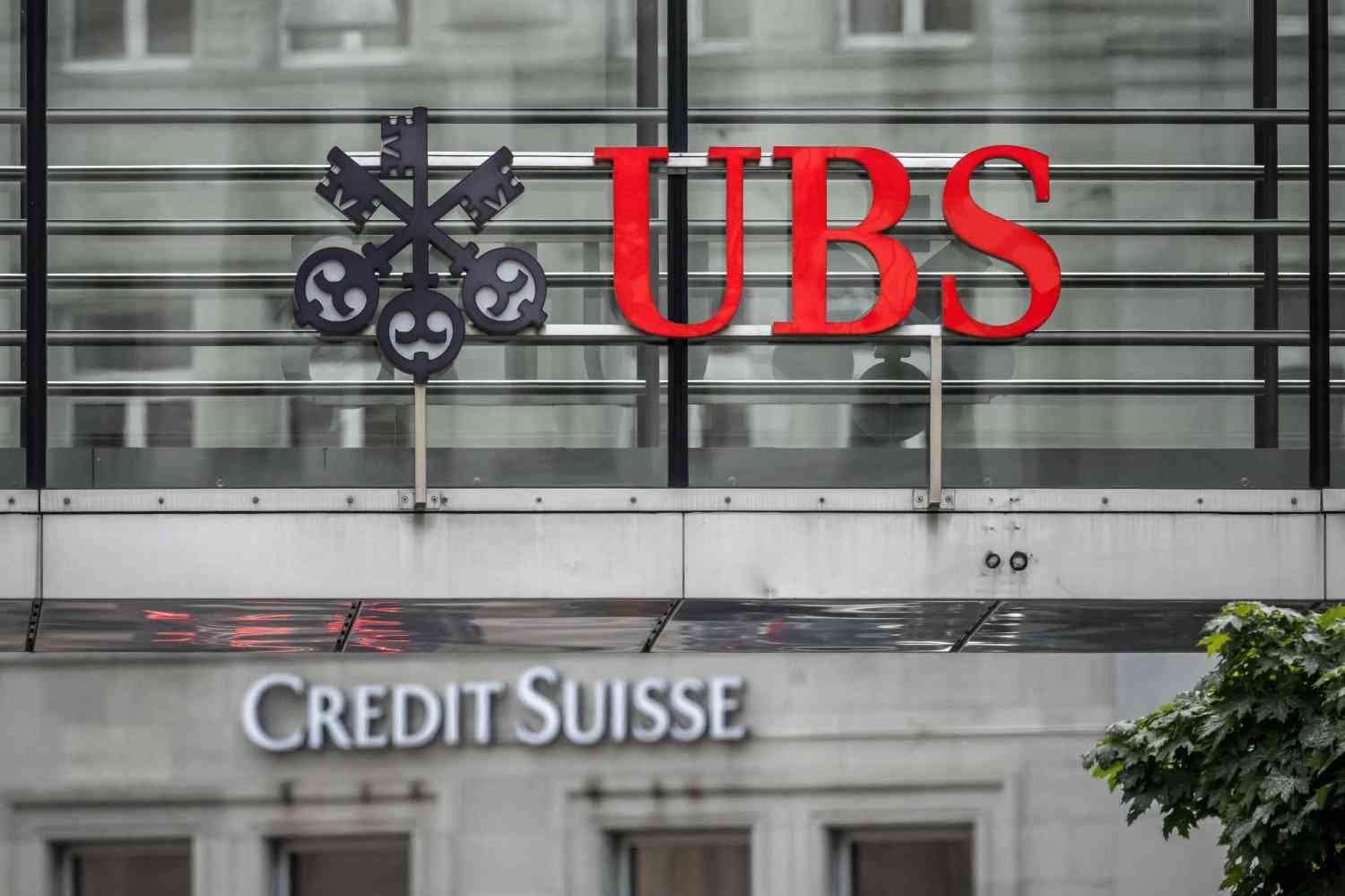 UBS eyes 3,000 job cuts