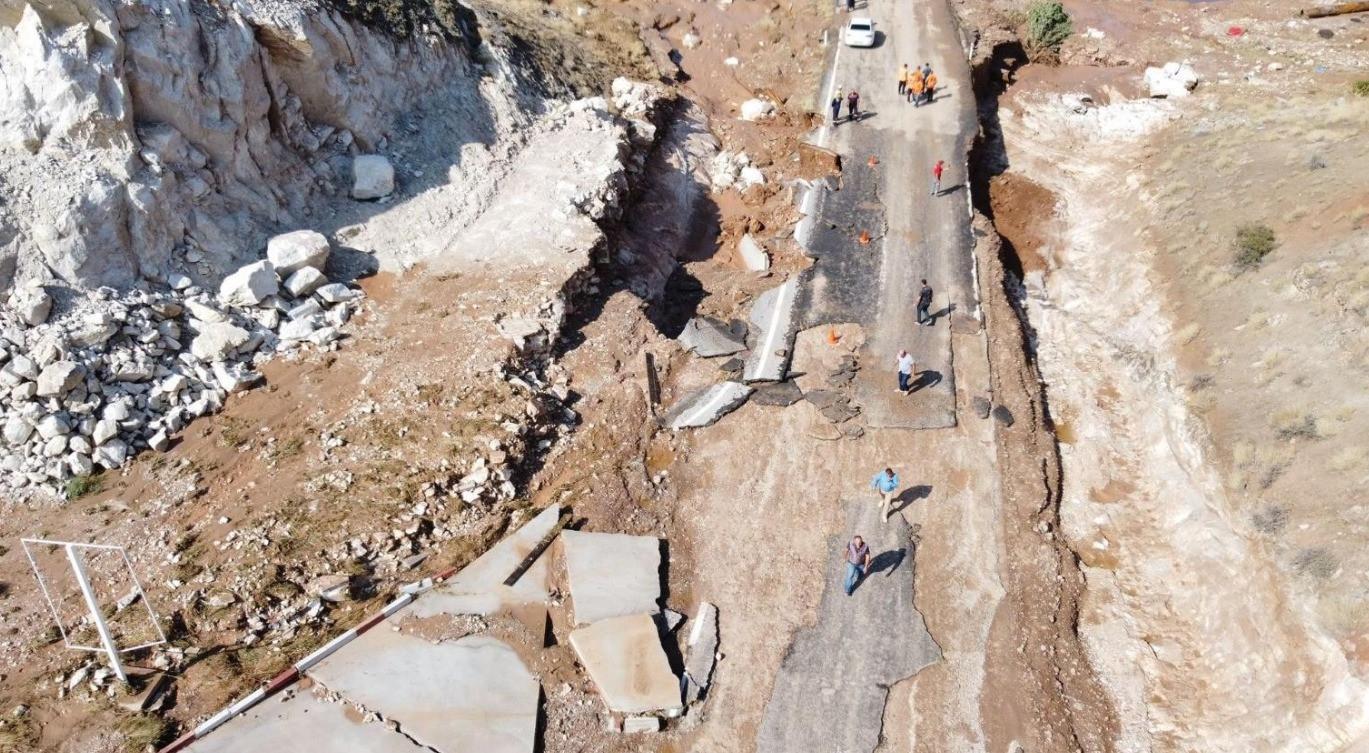 At least three people die in flash floods in Aksaray, Nevşehir