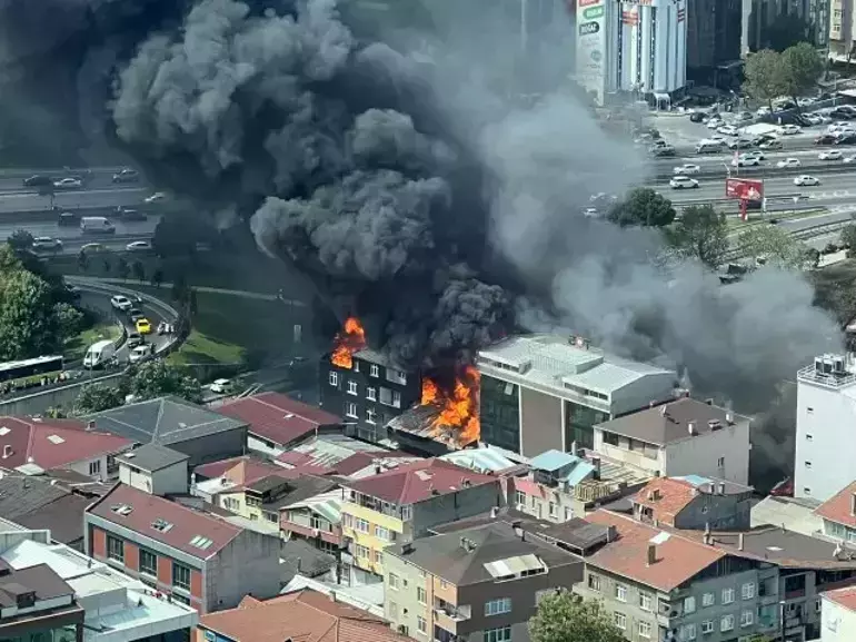 Fire engulfs workplace, adjacent buildings in Istanbul