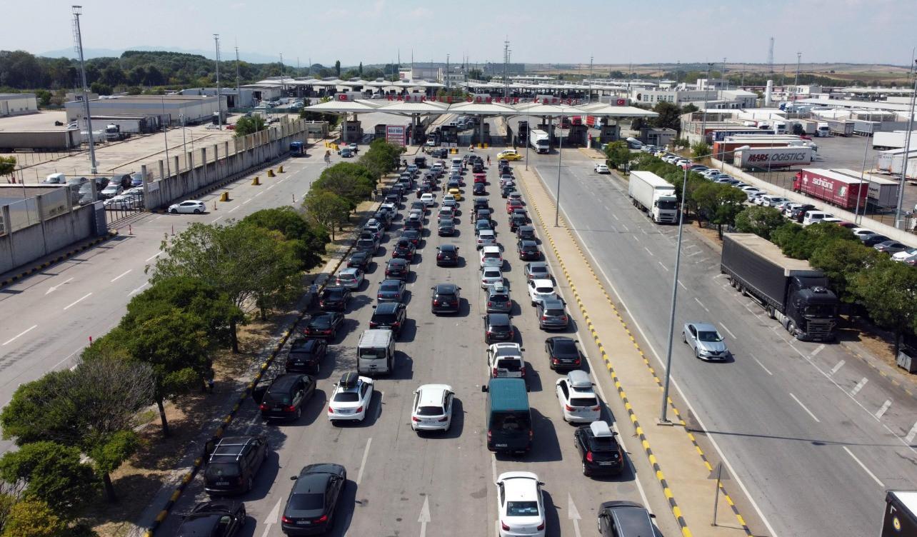 Record number of passengers cross Thrace border gates