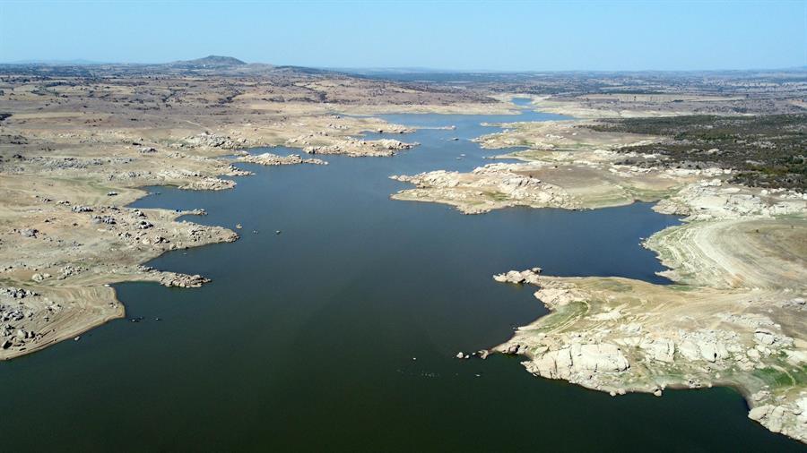 ‘Preparations underway to extract water from dam bottoms