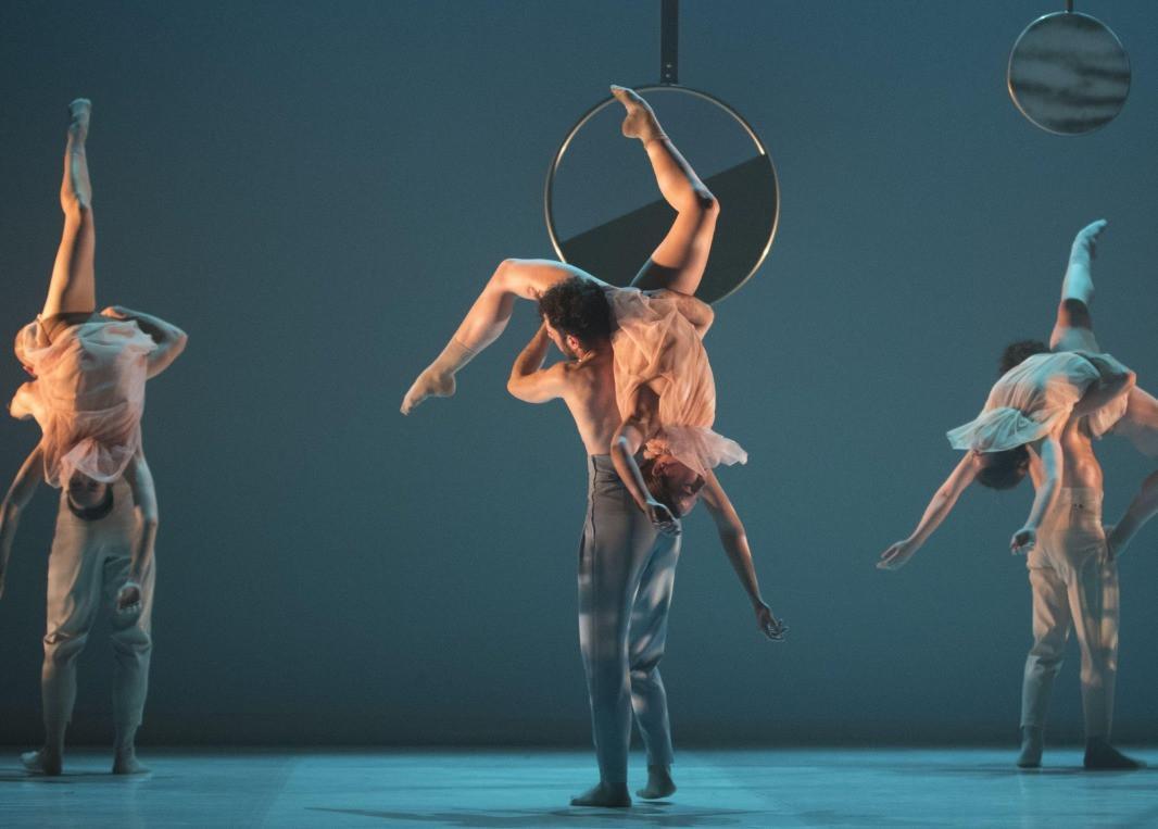 La Mov Compania de Danza on CRR stage
