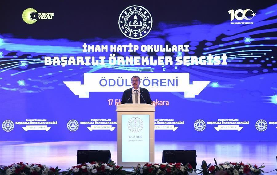 Minister vows to prioritize Turkish language education