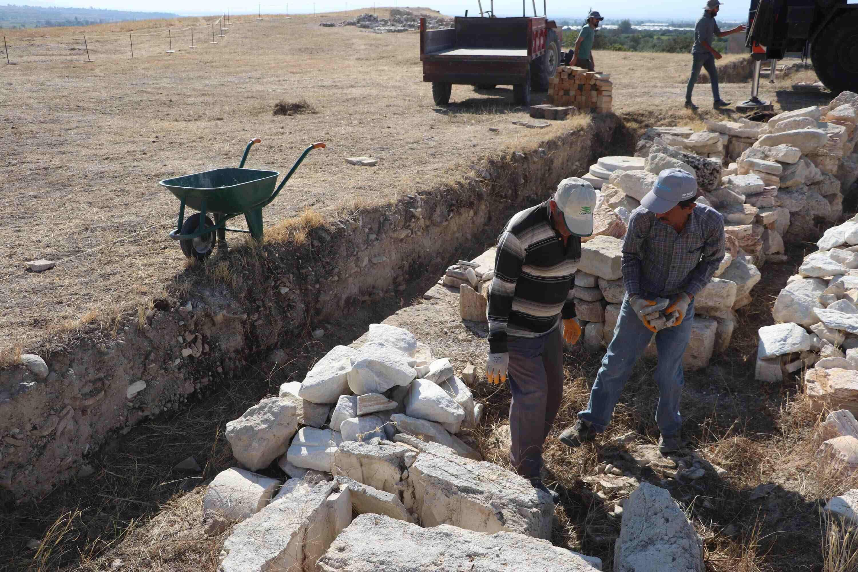 Historical trench unearthed in Denizli’s Tripolis