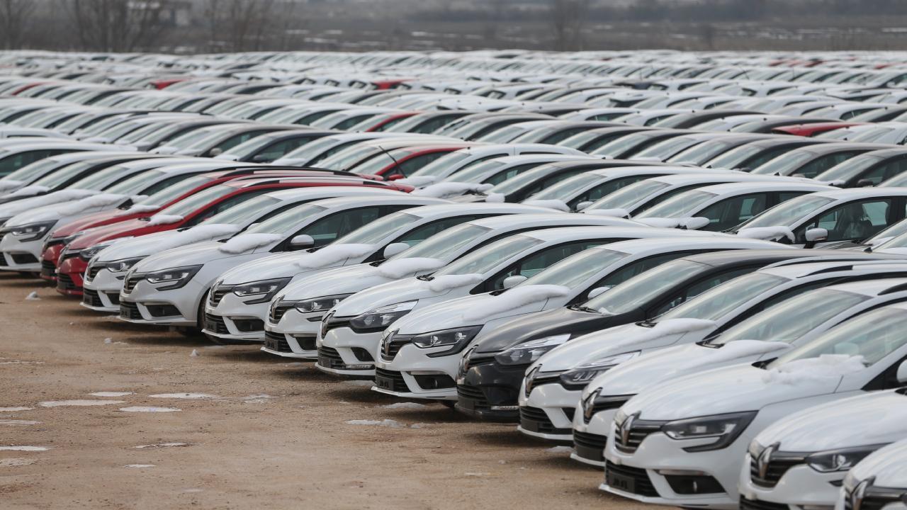 Secondhand car sales plummeting