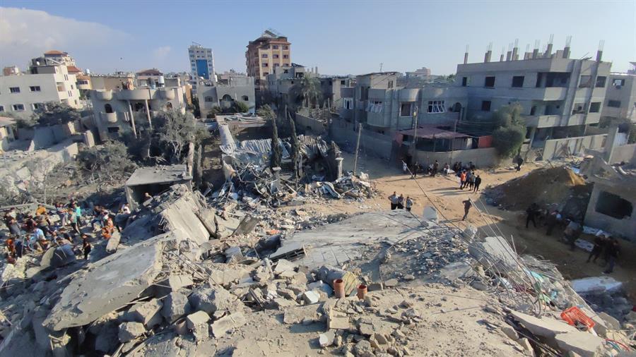 Biden calls for pause in Hamas-Israel fighting