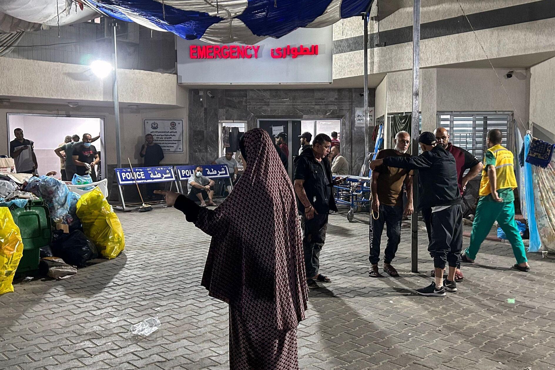 Israeli tanks at gates of Gaza hospital, Biden urges care