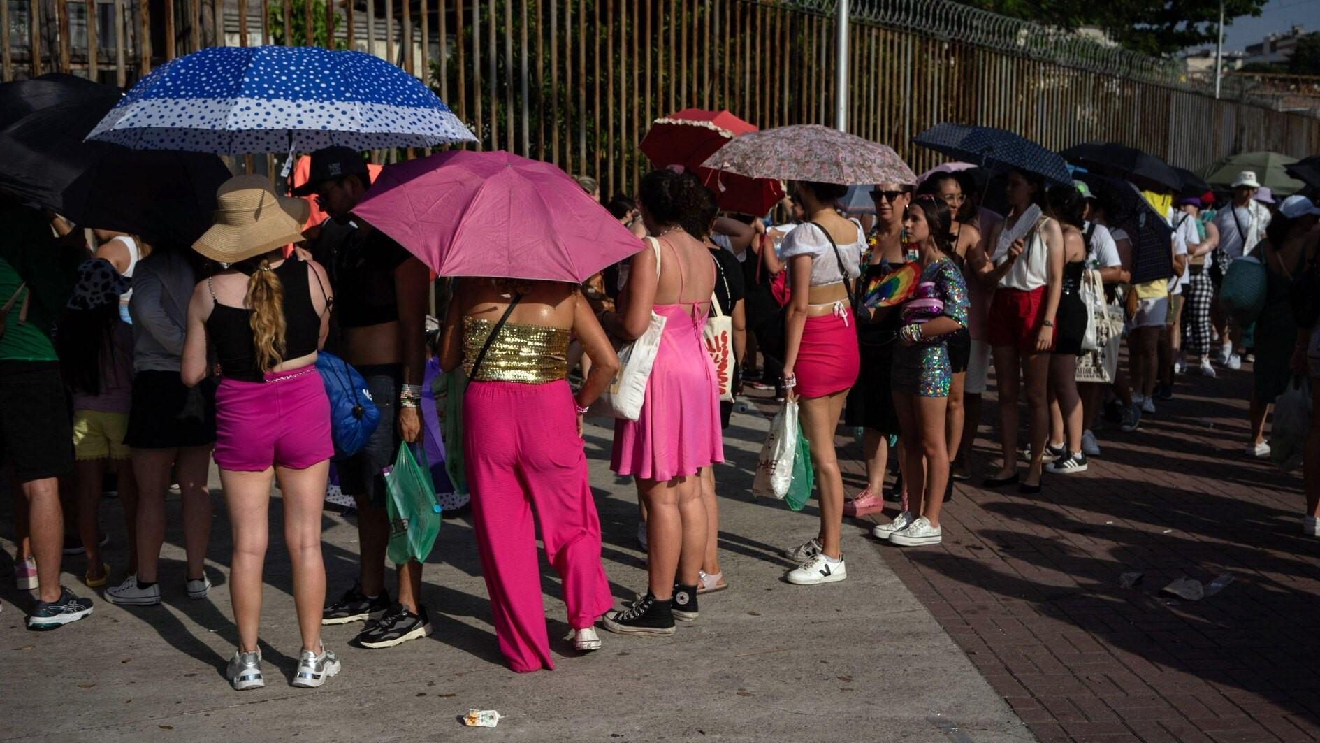 Swift postpones Rio show after fan death