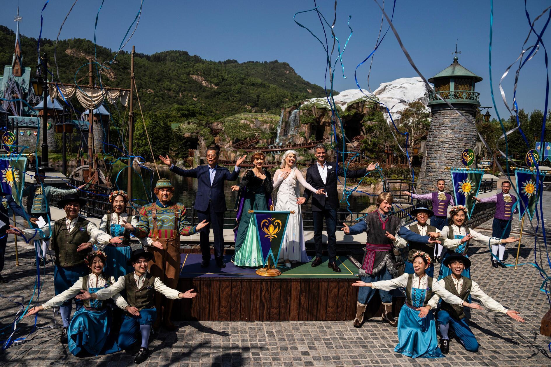 Hong Kongs Disneyland opens 1st Frozen-themed attraction
