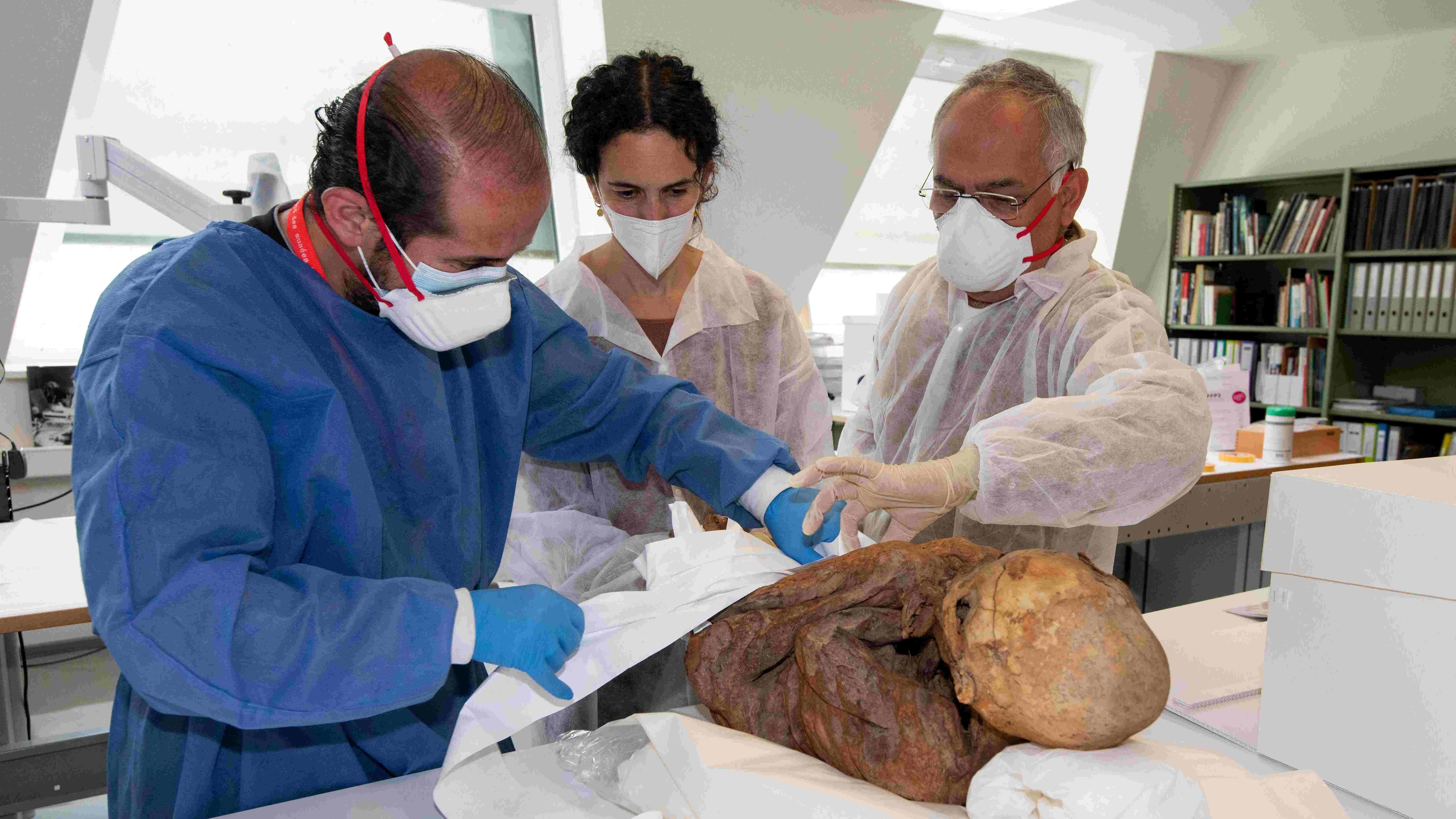 Swiss return three mummies to Bolivia