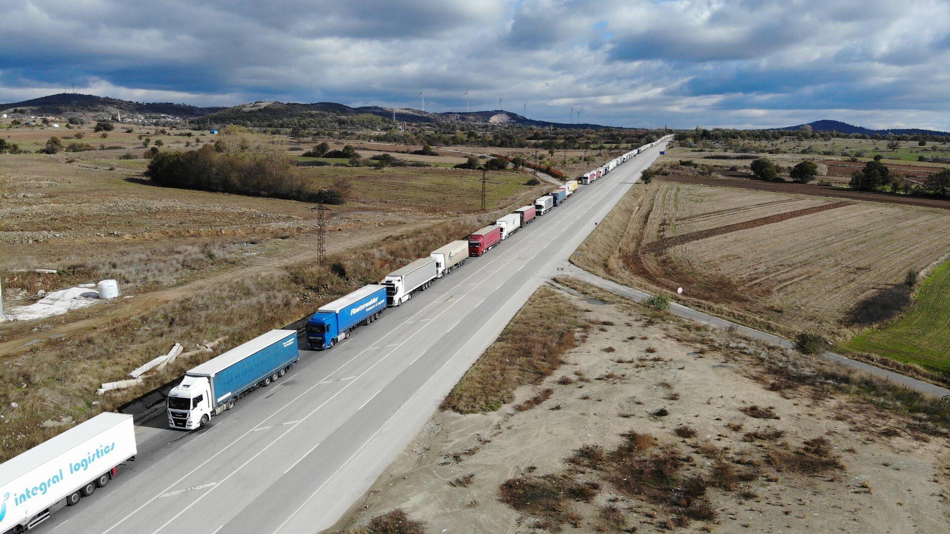 Truckers face lengthy delays at Bulgaria border gate