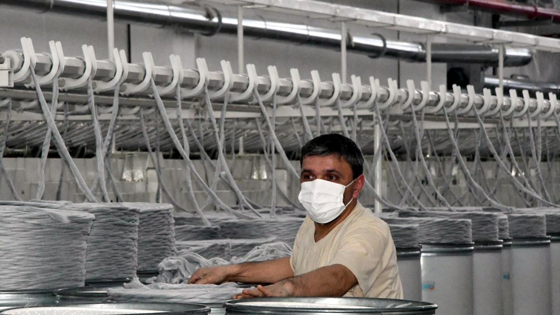 Slowdown in manufacturing continues