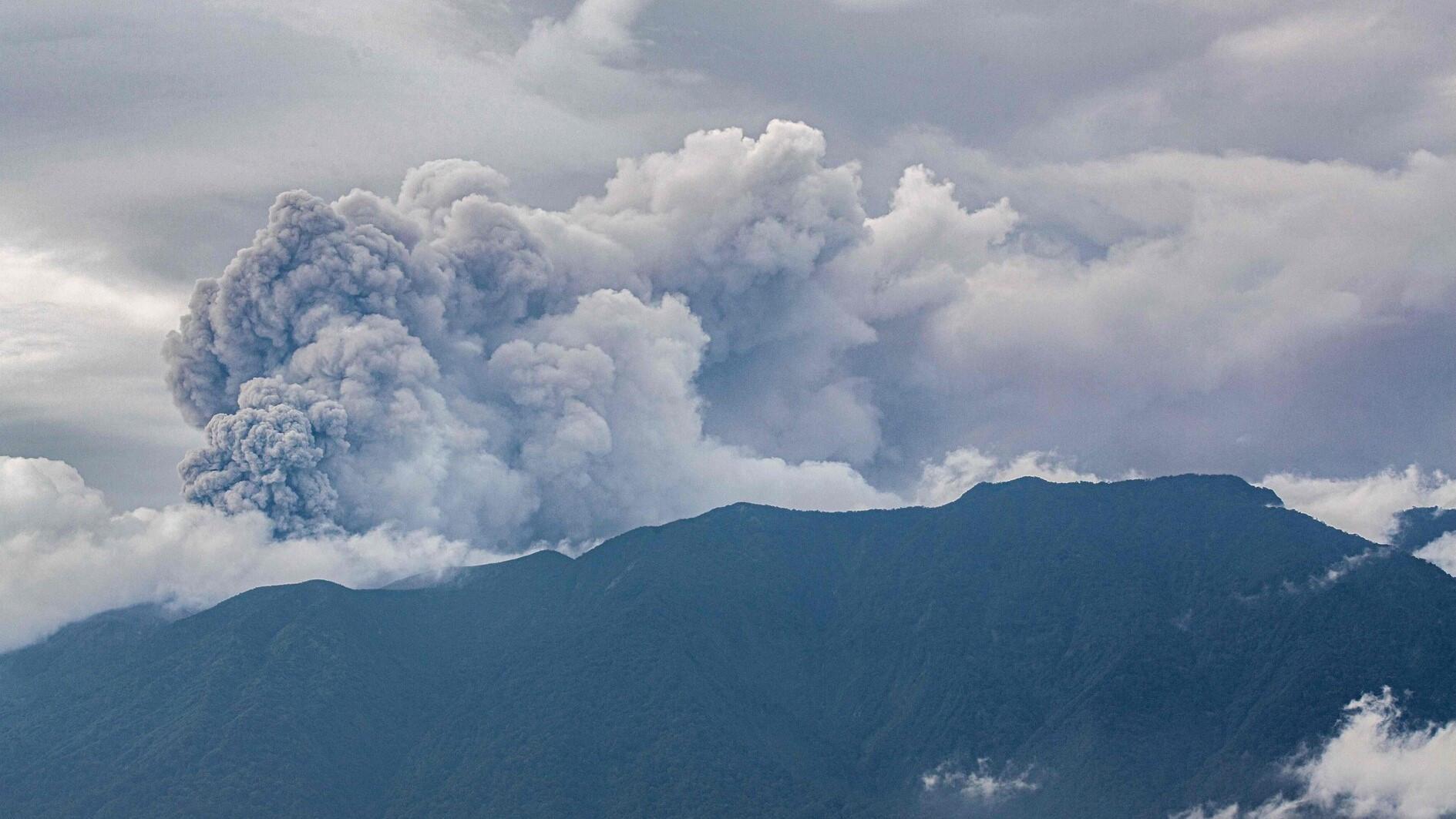 11 climbers dead, 22 missing after volcanic eruption in Indonesia