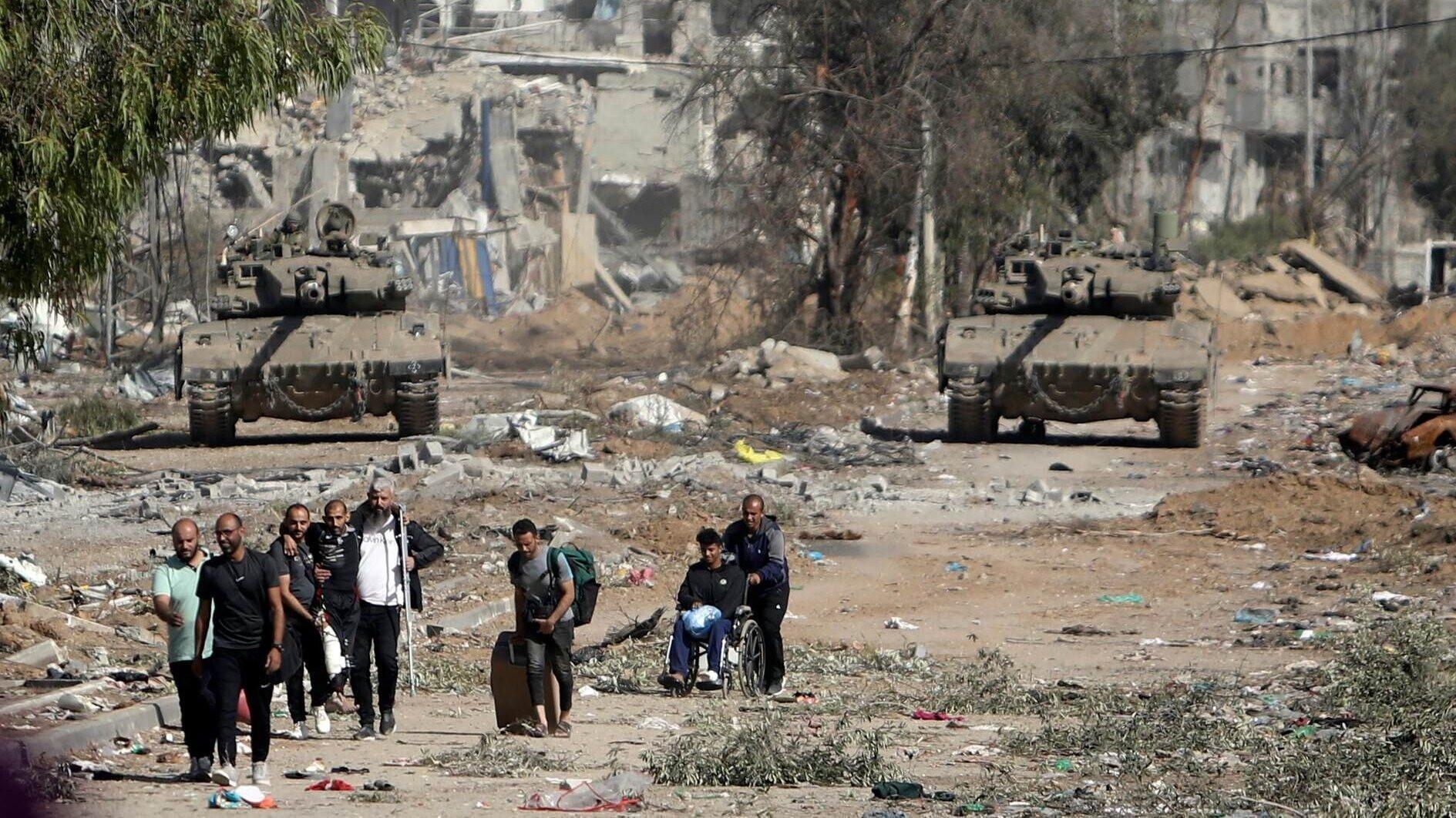 Israeli strikes intensify in Gazas second-largest city, blocking aid