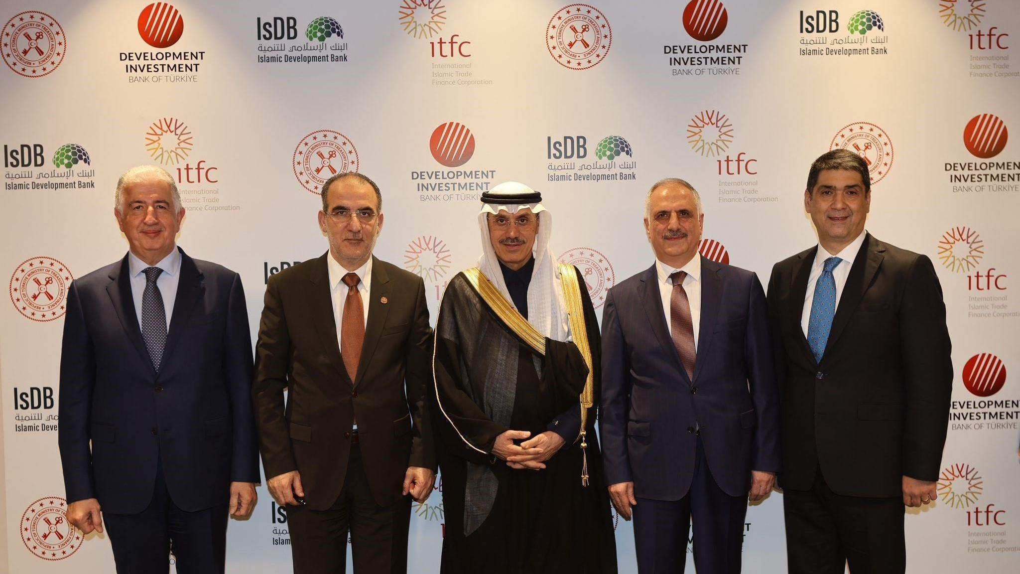 Türkiye, IsDB sign $200 mln deal for quake recovery