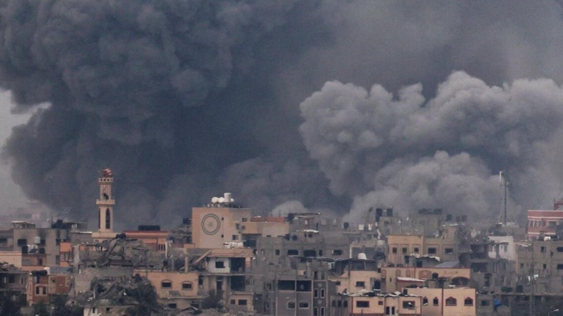 Israel strikes Gazas biggest cities