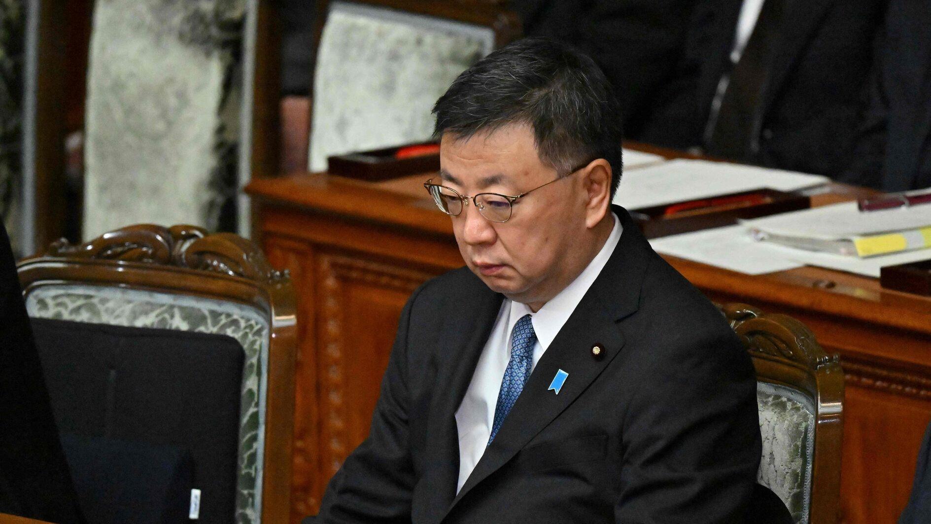 Japanese ministers quit over kickbacks scandal