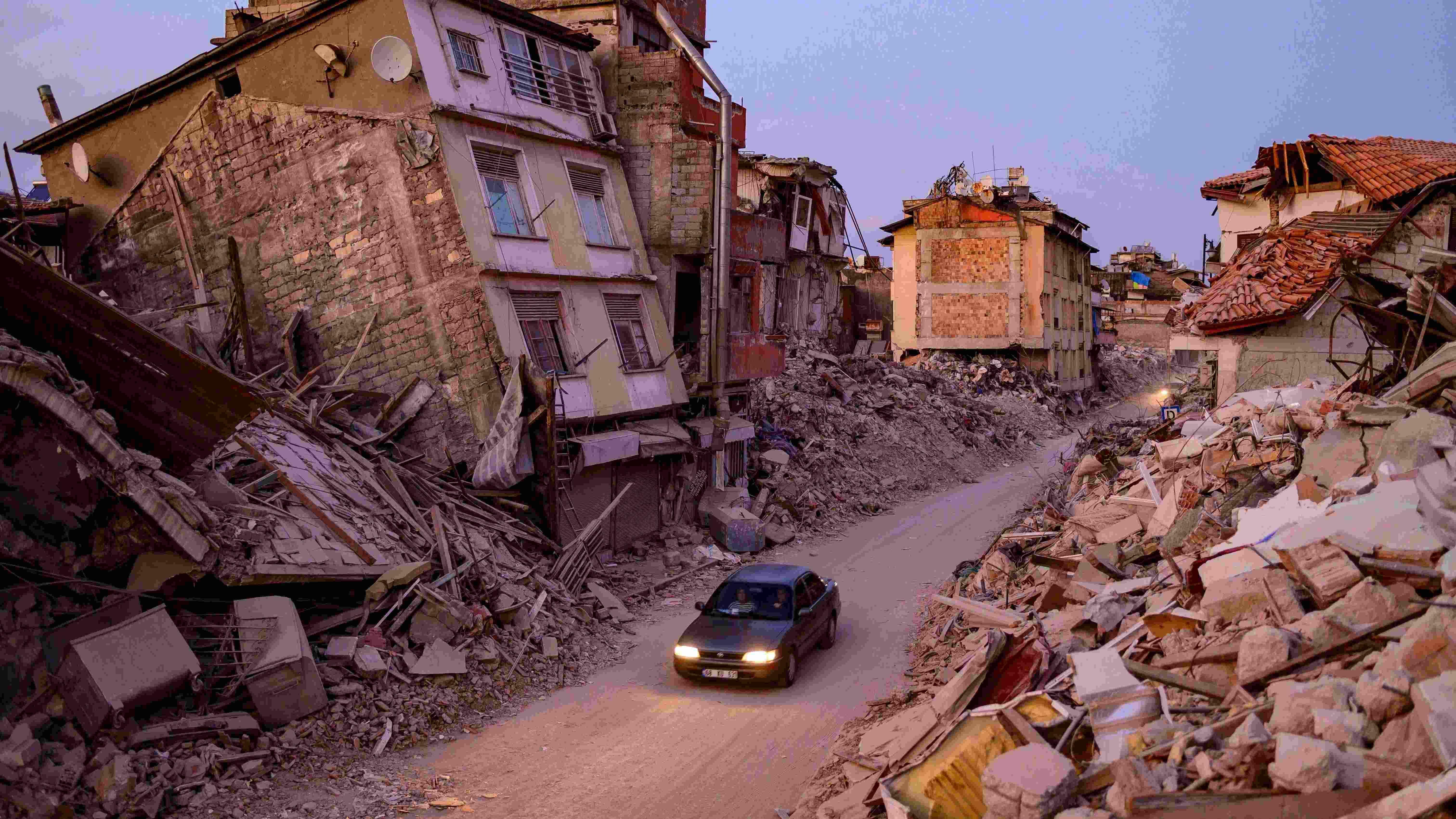 IFC provides $530 mln financing for quake recovery
