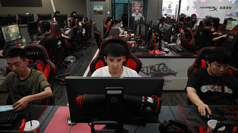 China softens stance on online gaming