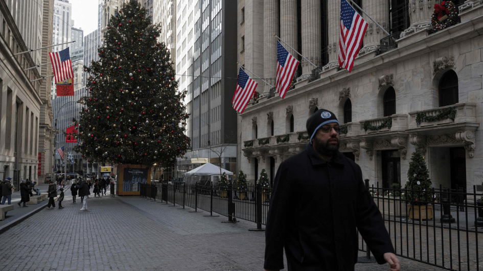 US Fed official changes tune to back prolonged pause
