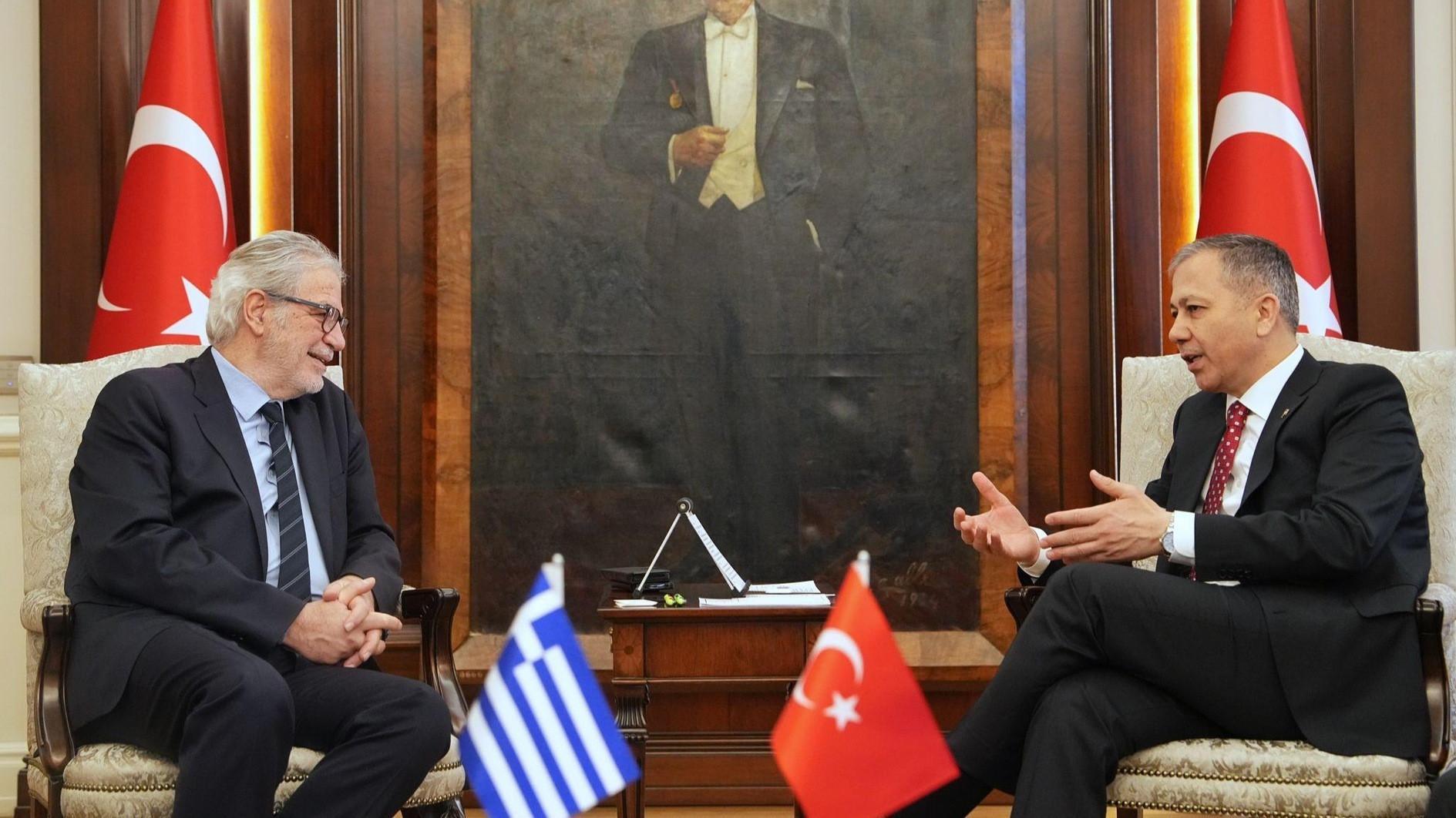 Turkish, Greek ministers hold talks on illegal migration