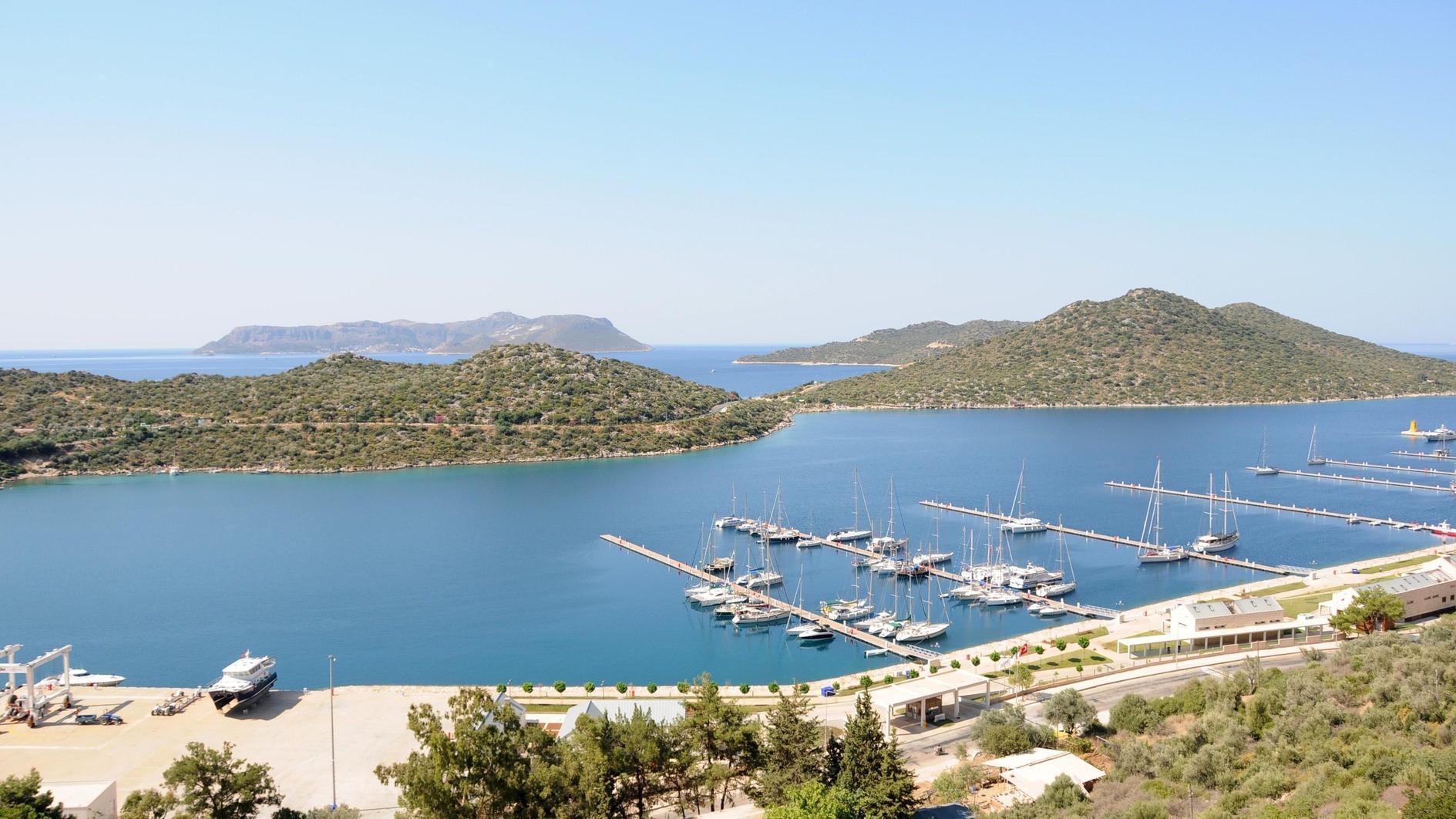 Boat owners struggle to pay mooring fees