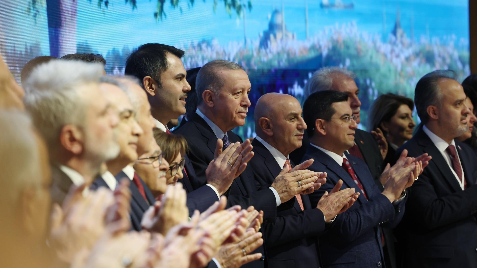 AKP unveils real municipalism manifesto ahead of local polls