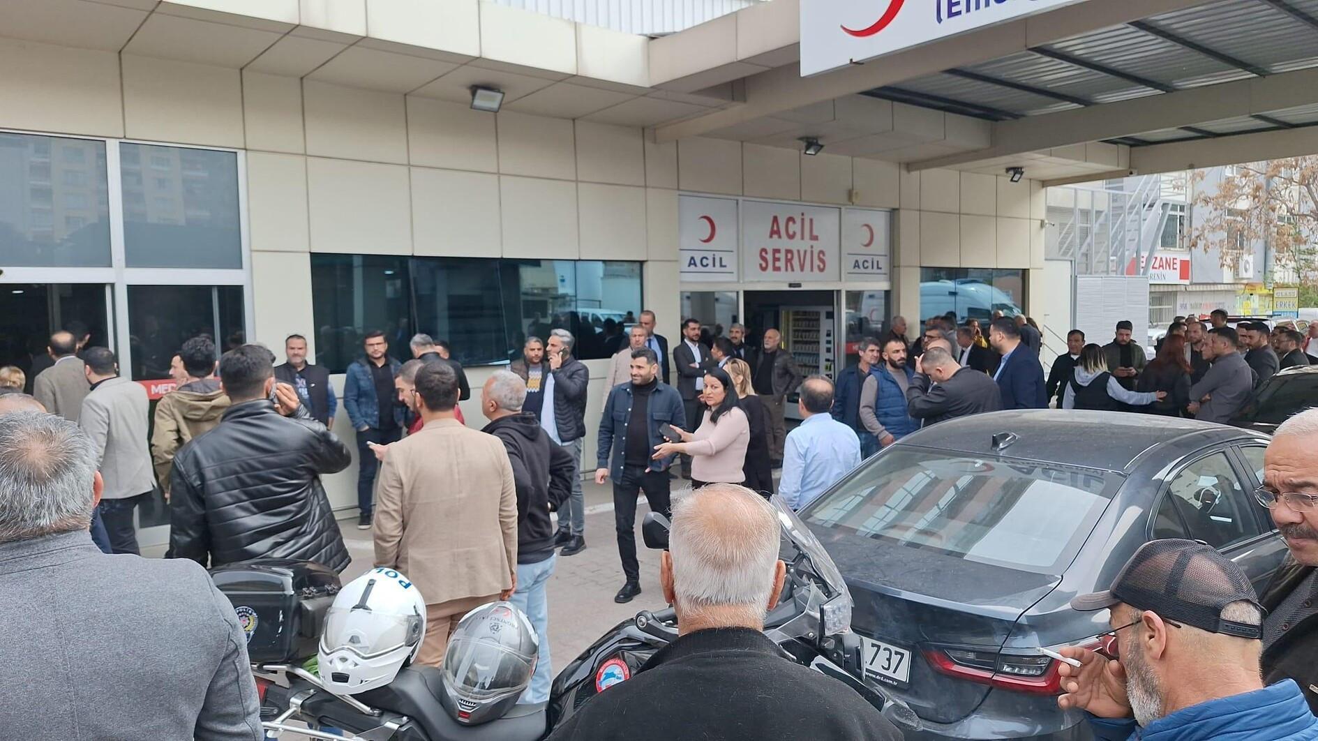 Senior official killed in assault on Adana municipality building