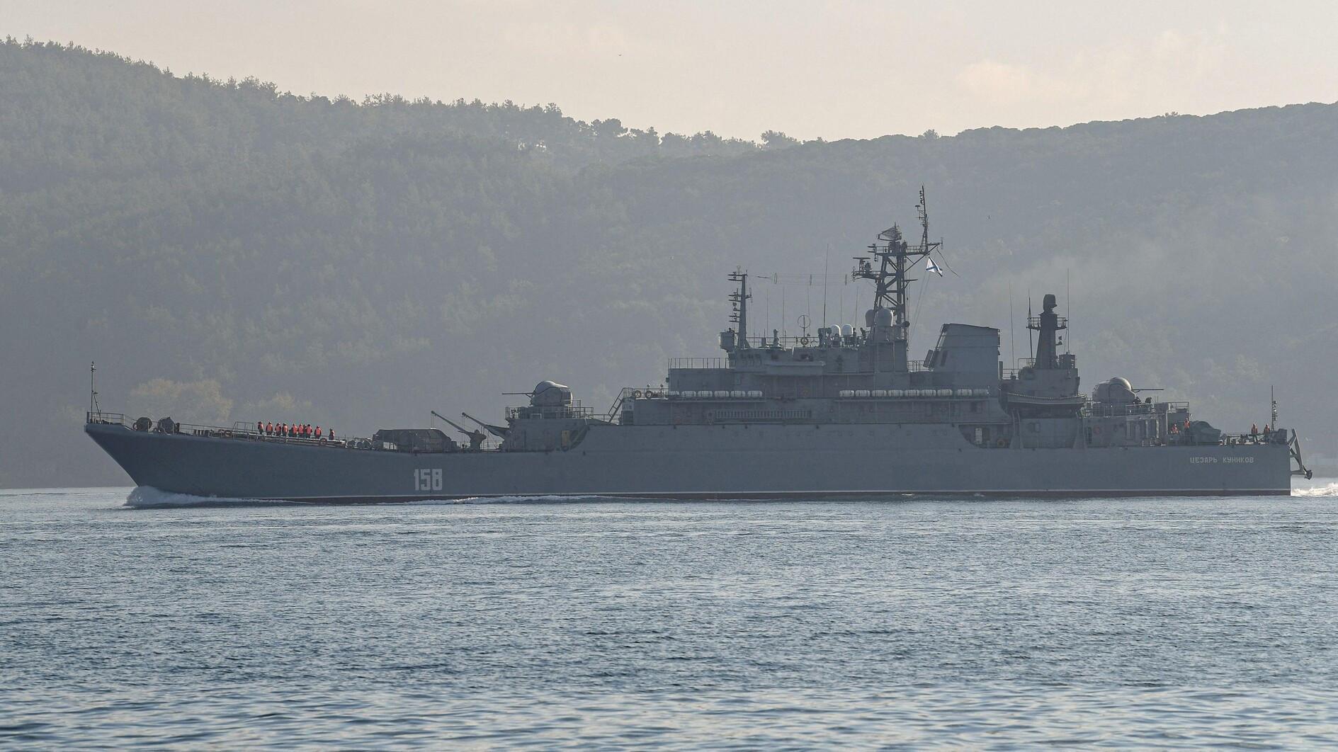Ukraine says destroyed Russian warship in Black Sea