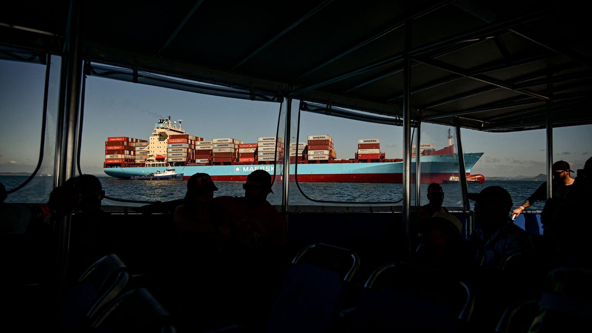 Maritime traffic surges in 2023, minister reports