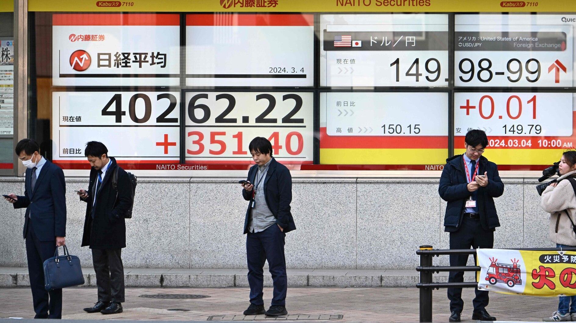 Nikkei index ends above 40,000 for first time