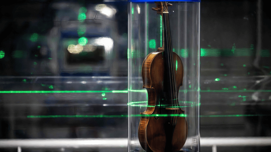 Paganinis violin gets X-ray treatment in quest of sound secrets