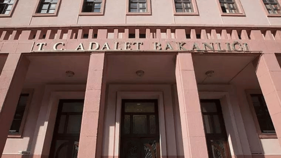 Justice Ministry to introduce changes to lawyer regulations