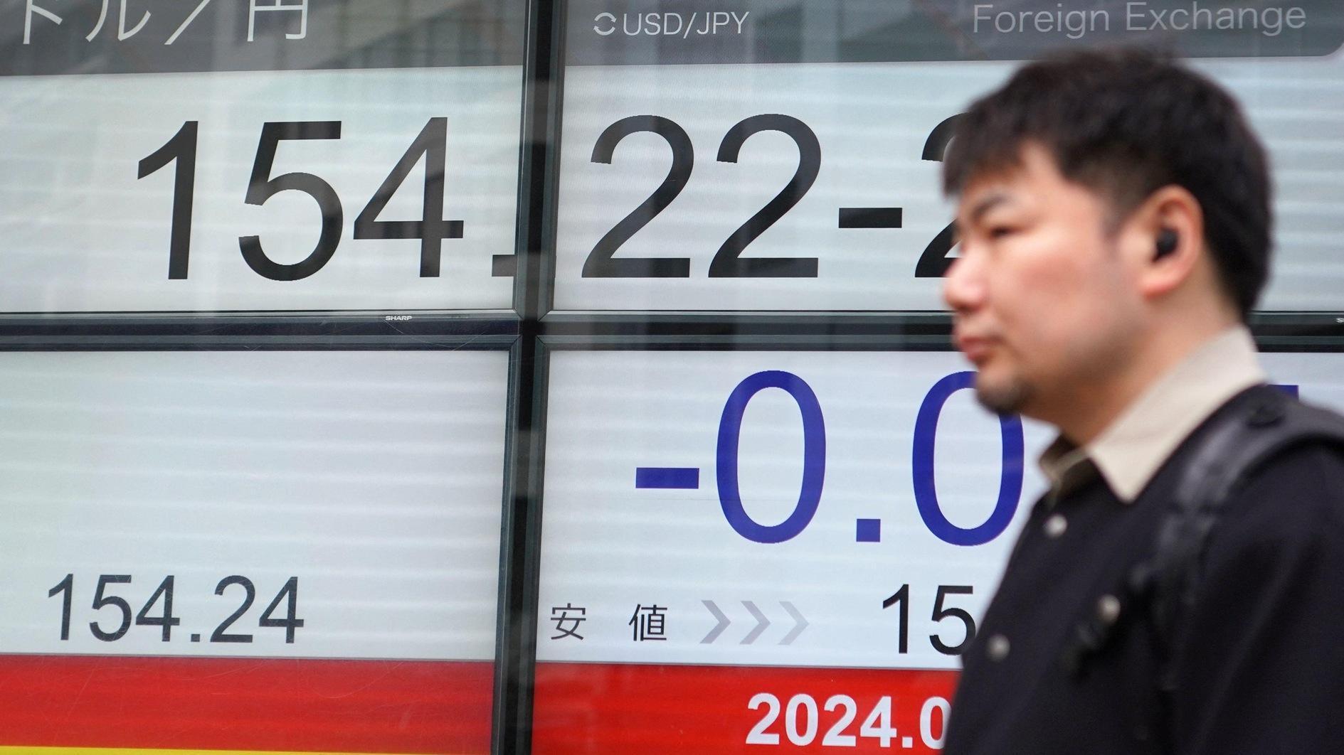 Seoul, Tokyo vow appropriate action on weak yen and won