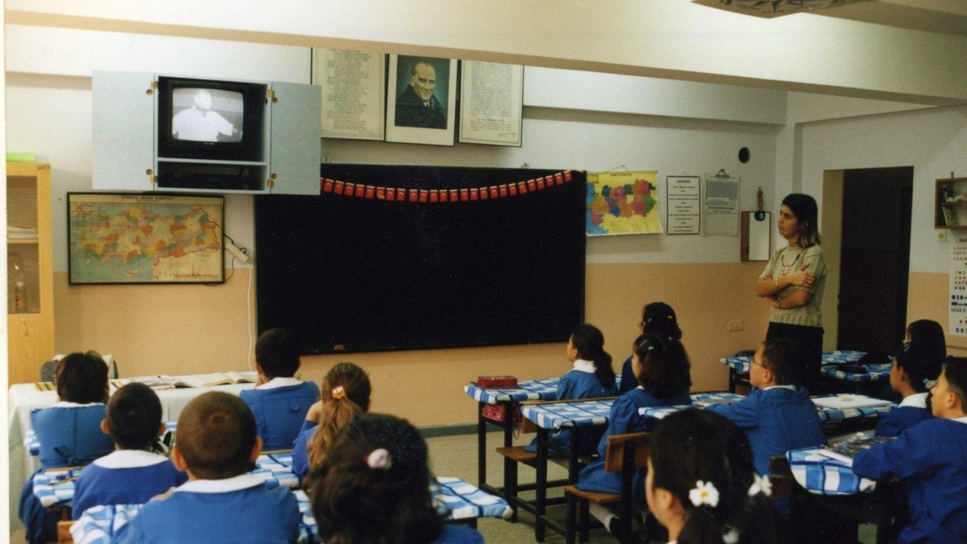 Education Ministry receives iconic Atatürk portrait