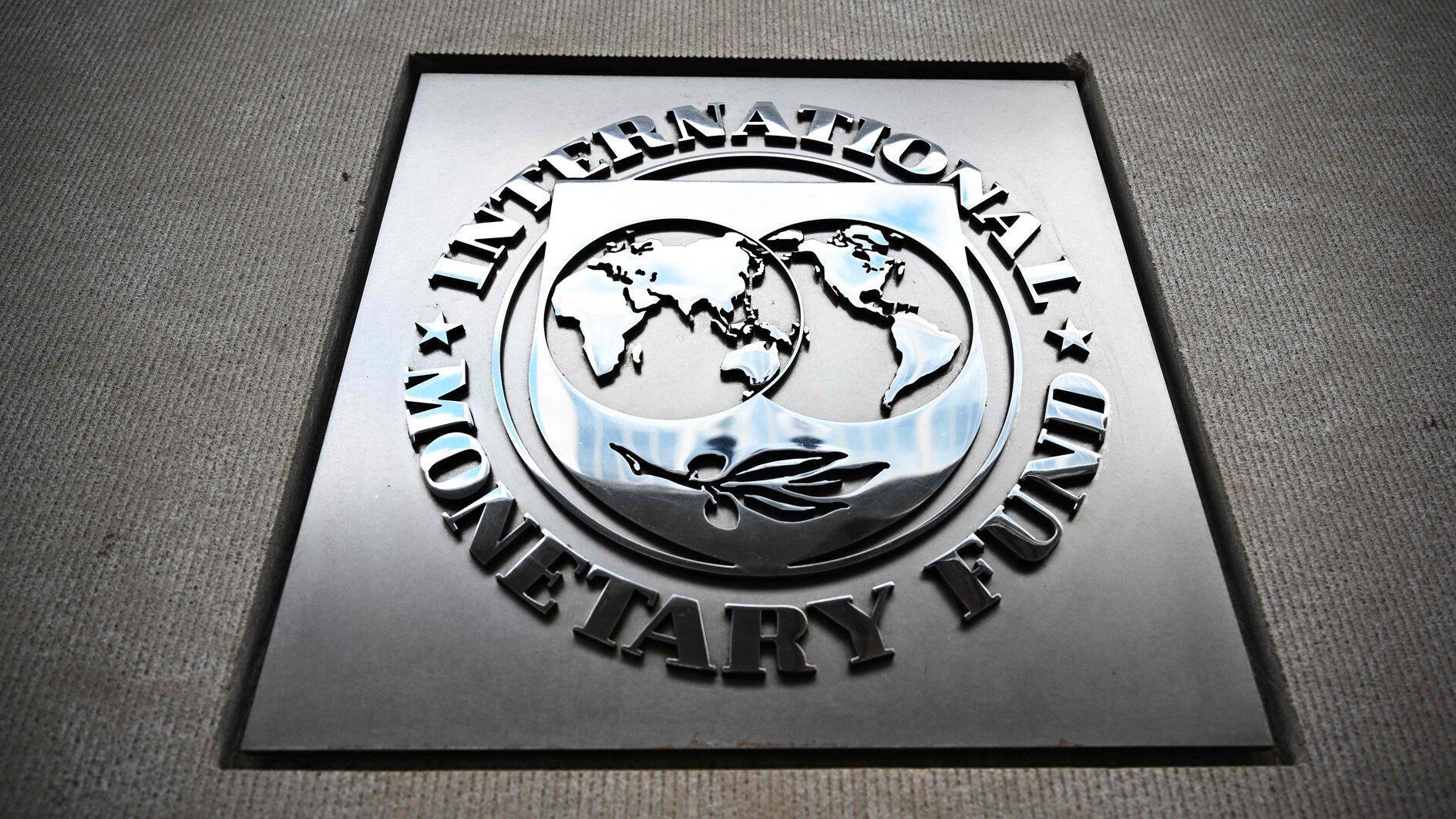 IMF cautions on timing of UK rate cut