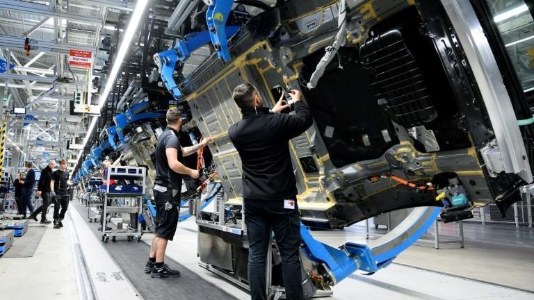 Eurozone business activity speeds up in May