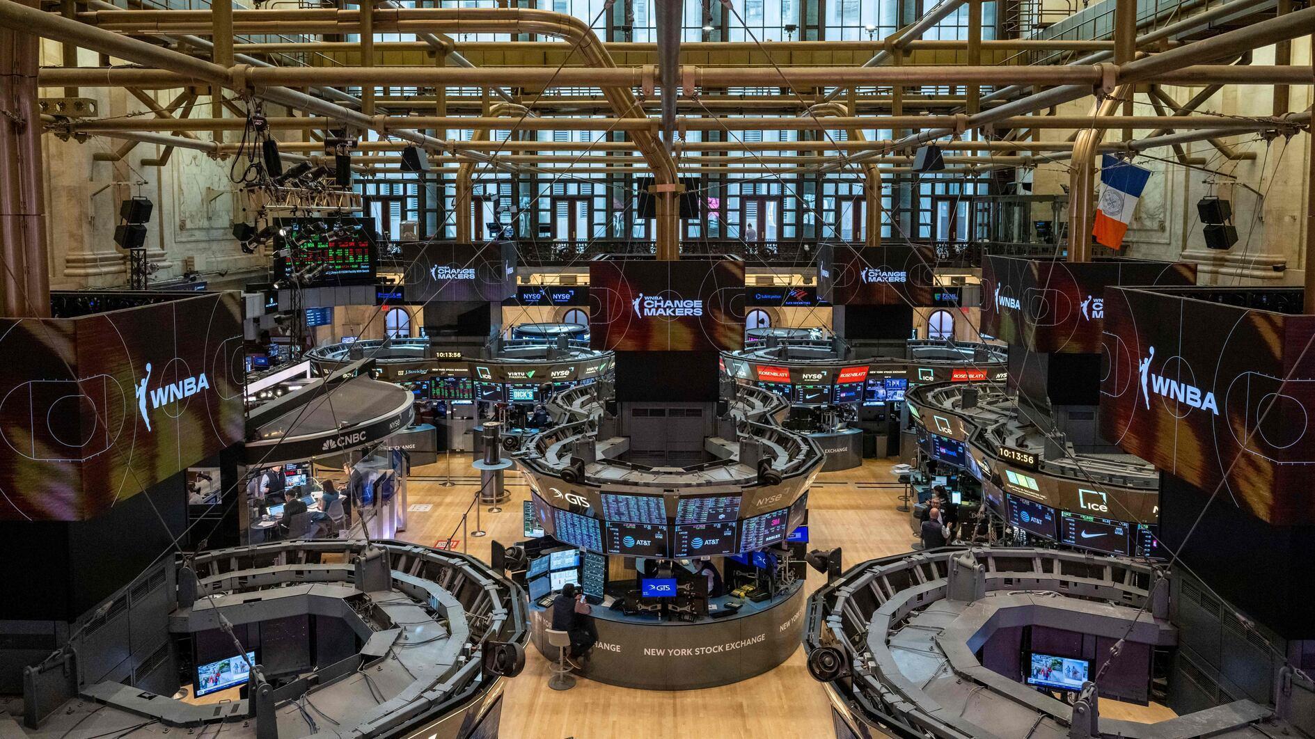 US data deal blow to rate cut hopes
