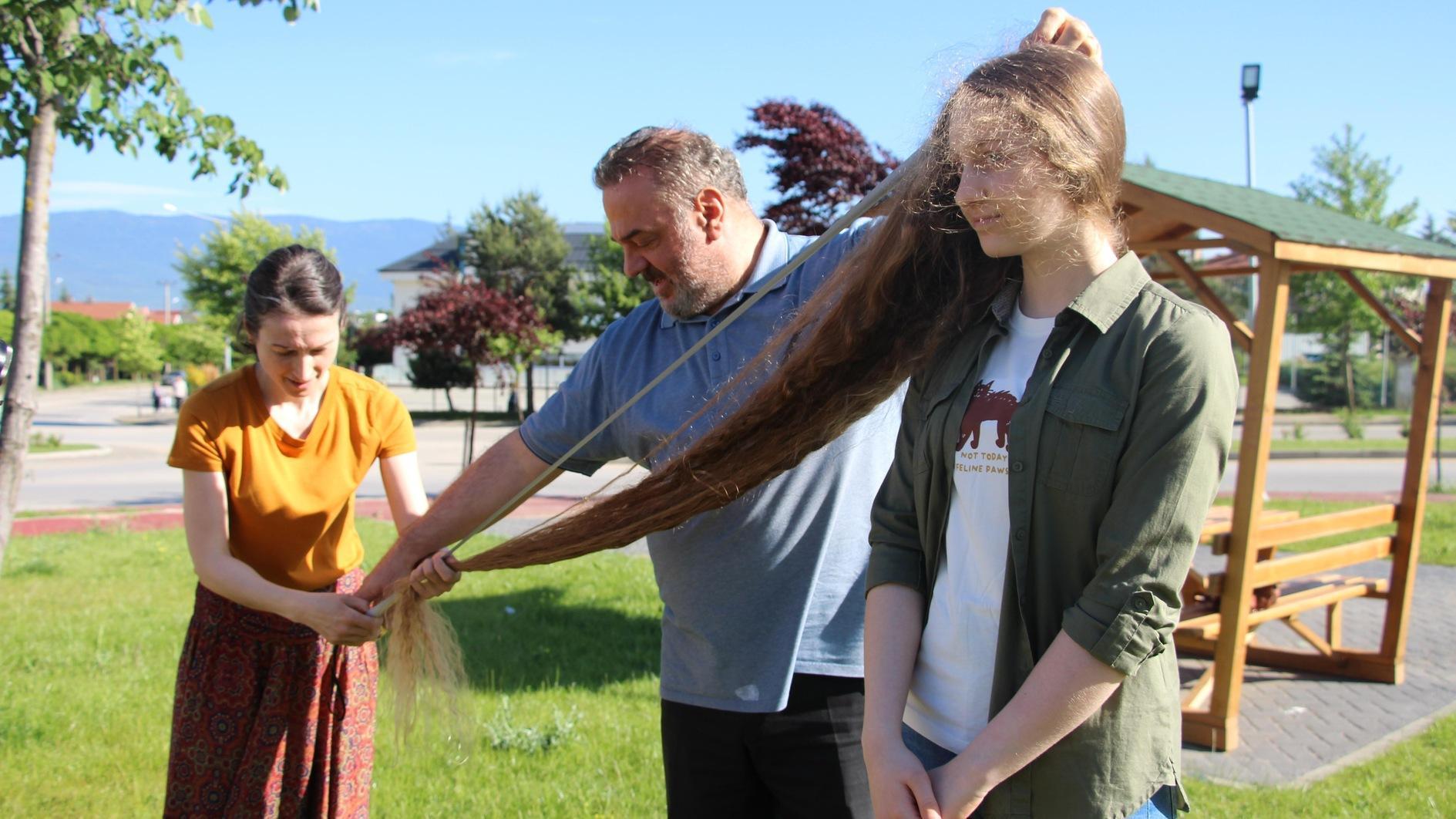 14-year-old girl’s uncut hair reaches astonishing 160 centimeters