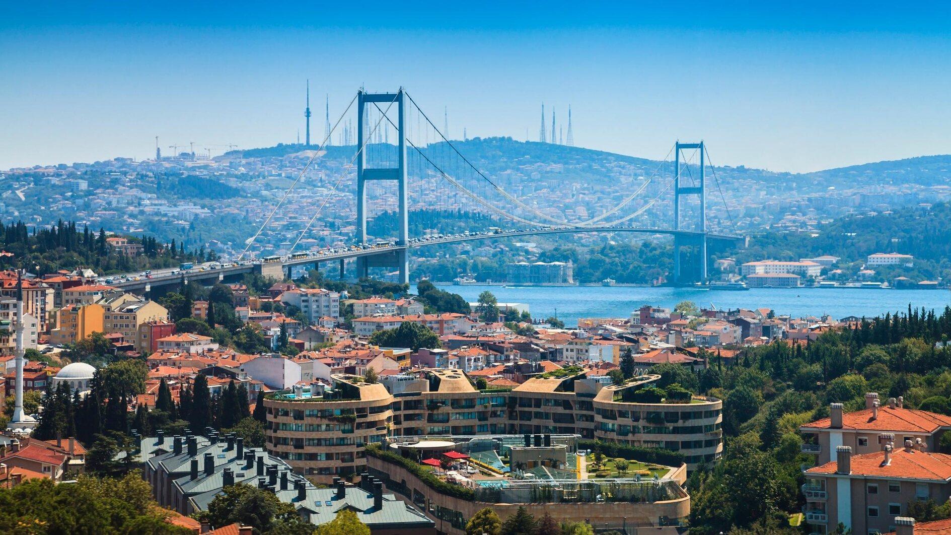 Istanbul sets new visitor record in early 2024: Ministry