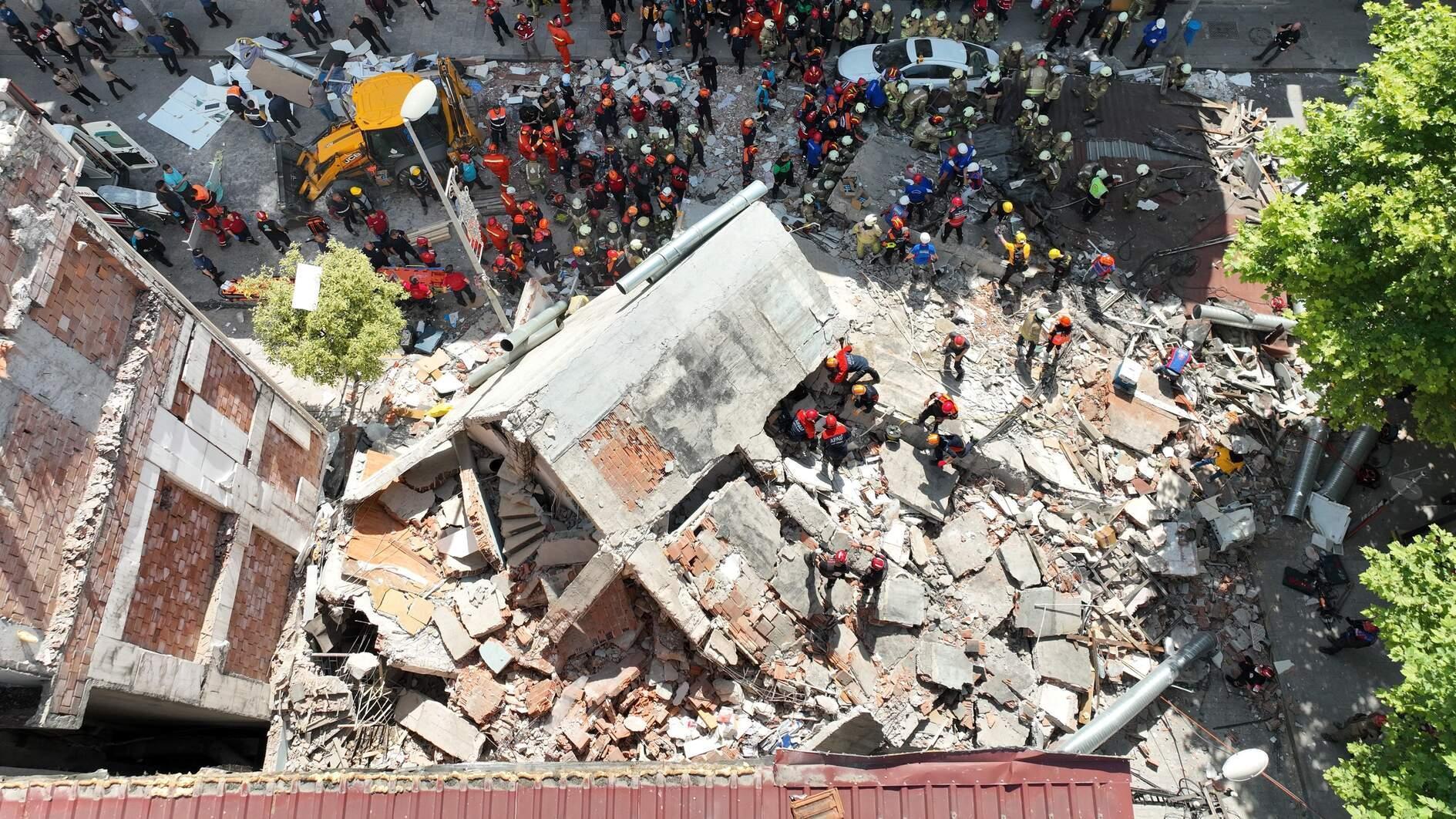 Istanbuls 3,000 buildings teeter on edge of collapse