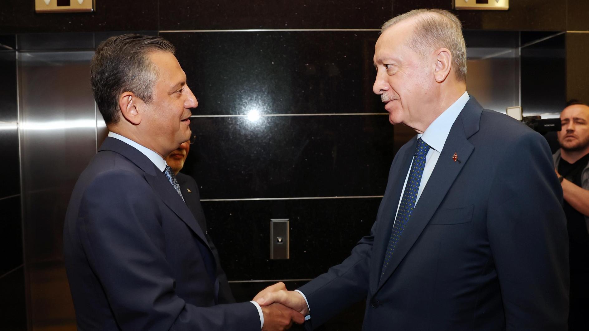 Erdoğan to pay return visit to CHPs Özel on June 11