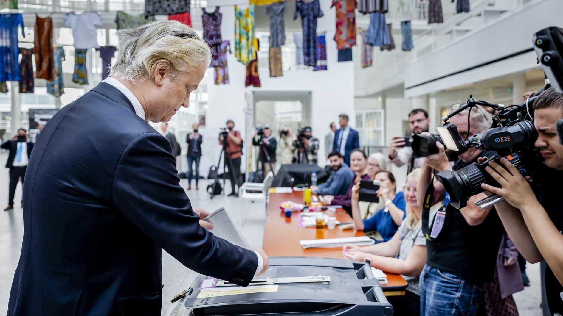 Irish, Czechs hold EU vote after Dutch far-right gains