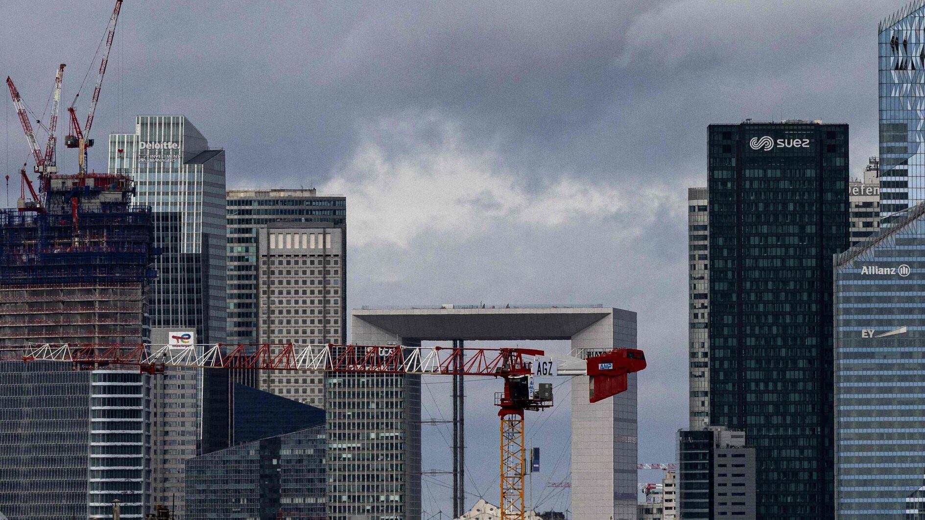 French bosses fear far rights vague economic plans