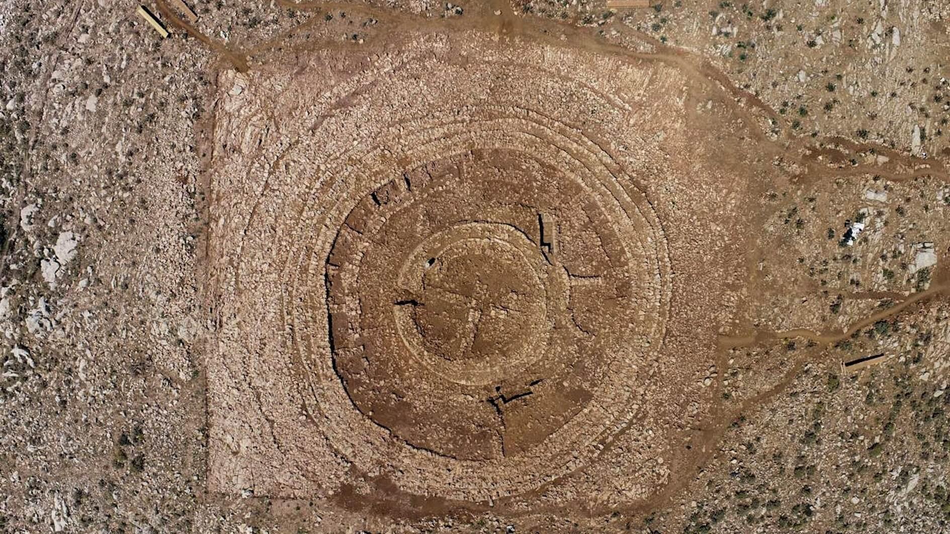 Greek hilltop site mystifies archaeologists