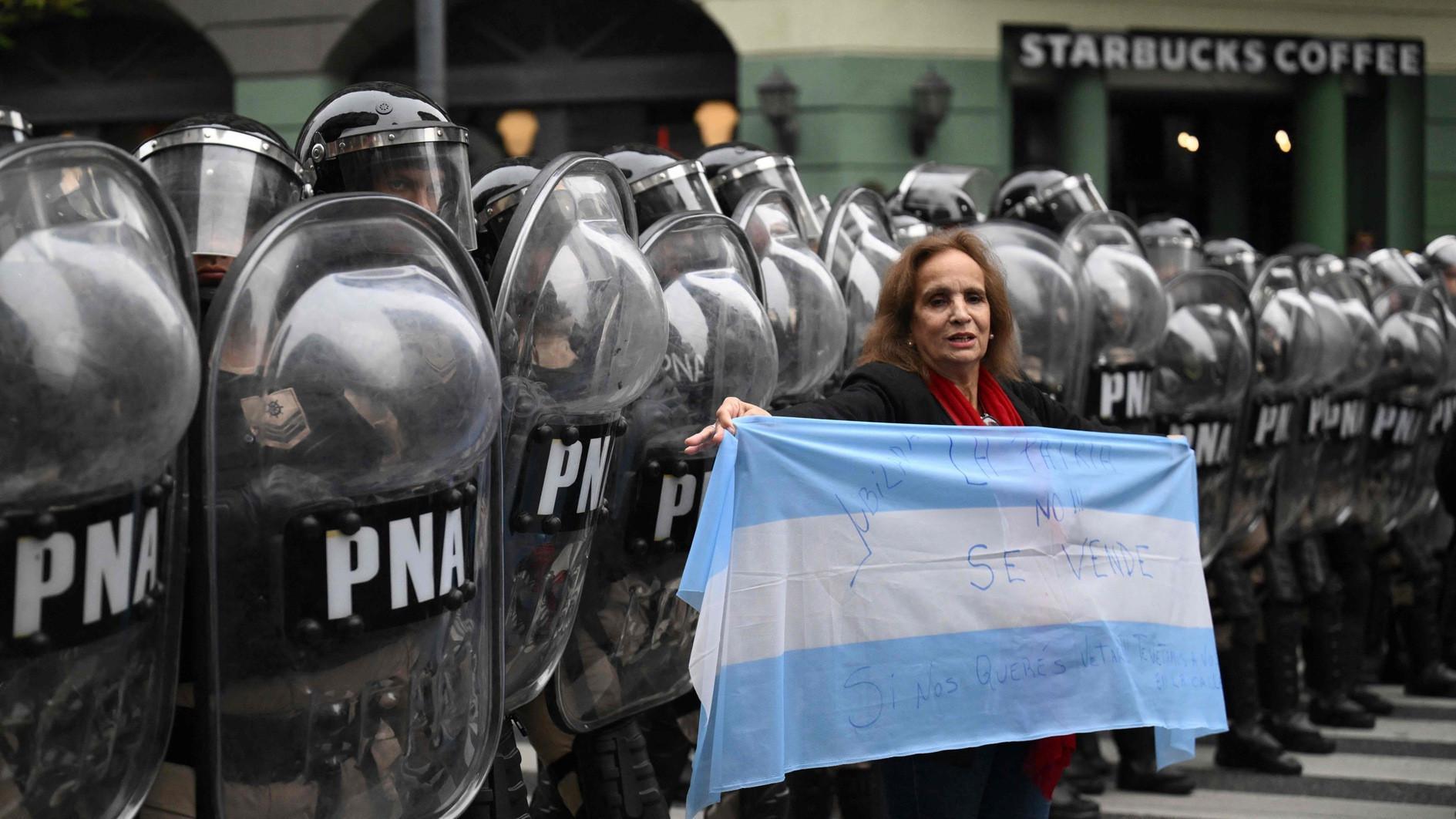 IMF board approves Argentina payout of almost $800 mln