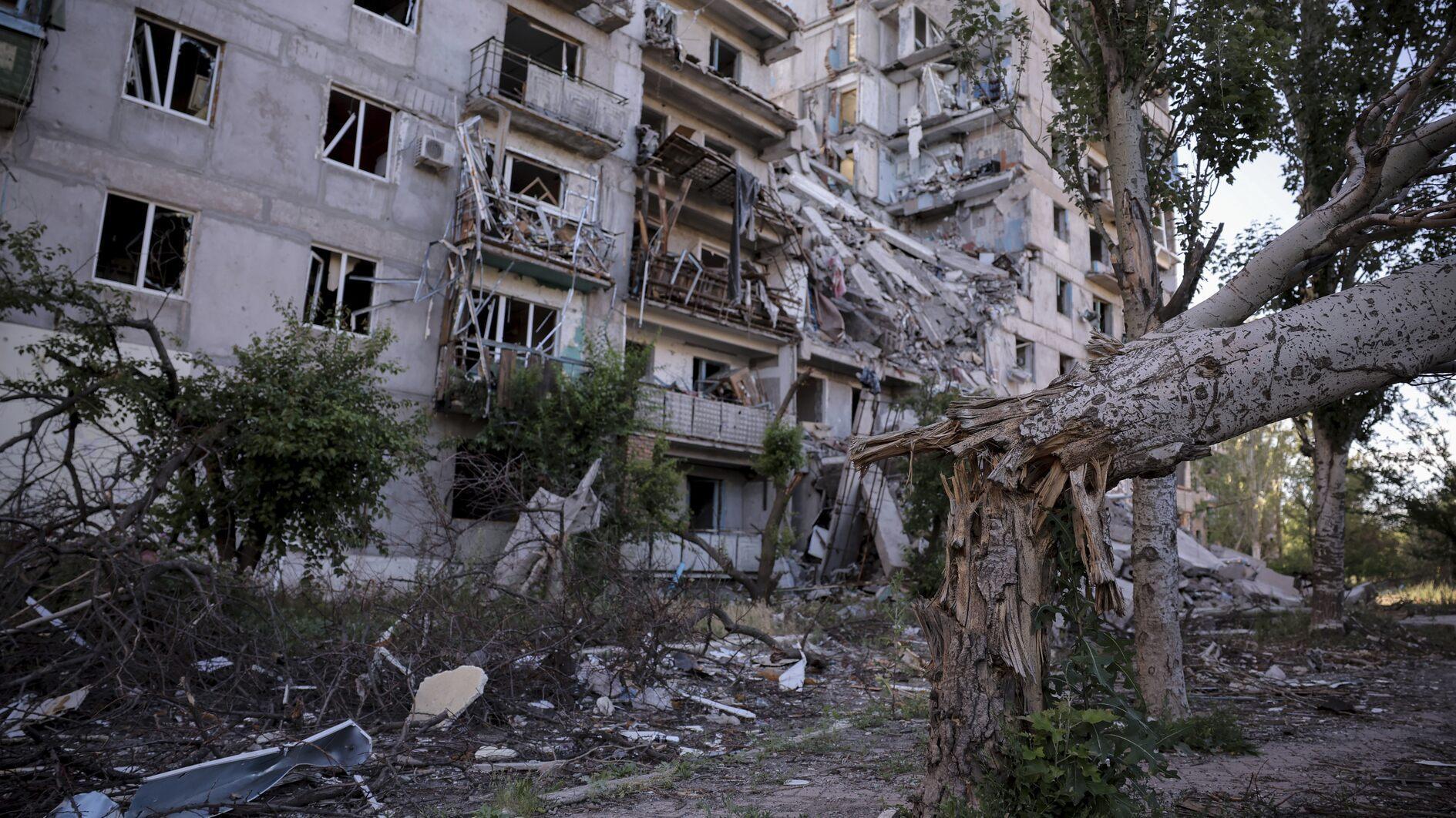 Russia ups attacks on frontline town after lull, Kiev says